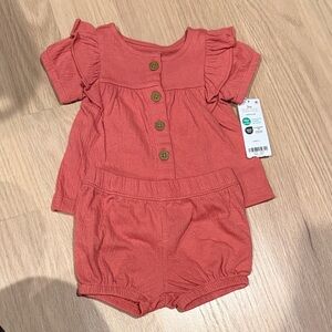 NWT Adorable Coral Baby Set